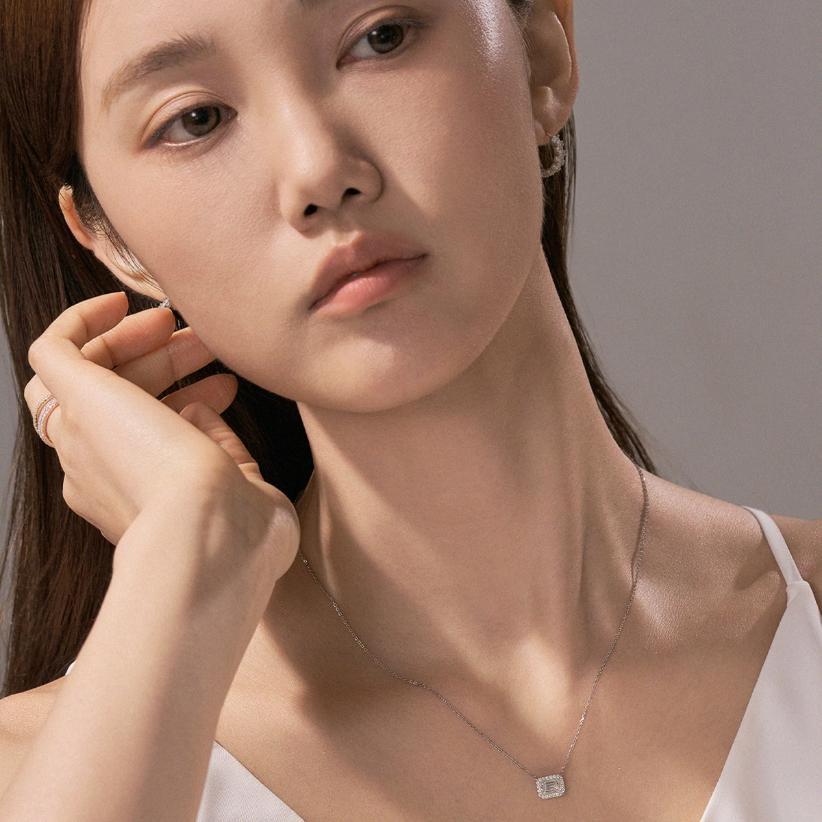 랩다이아몬드 에메랄드컷 시크릿 헤일로 목걸이