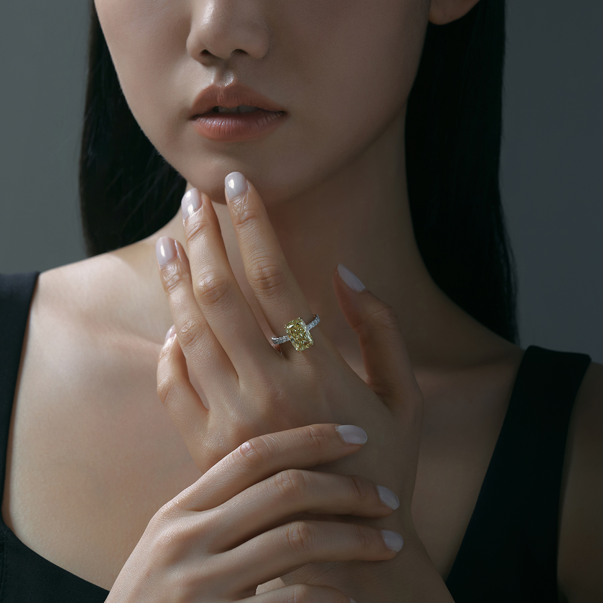 5캐럿 쿠션컷 골든 선샤인 반지 (한정판)